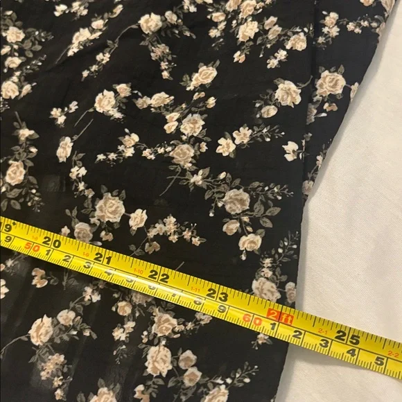 And Now This Black Floral chiffon v neck top SZ 1X plus size puffy sleeve NWT - Picture 8 of 14